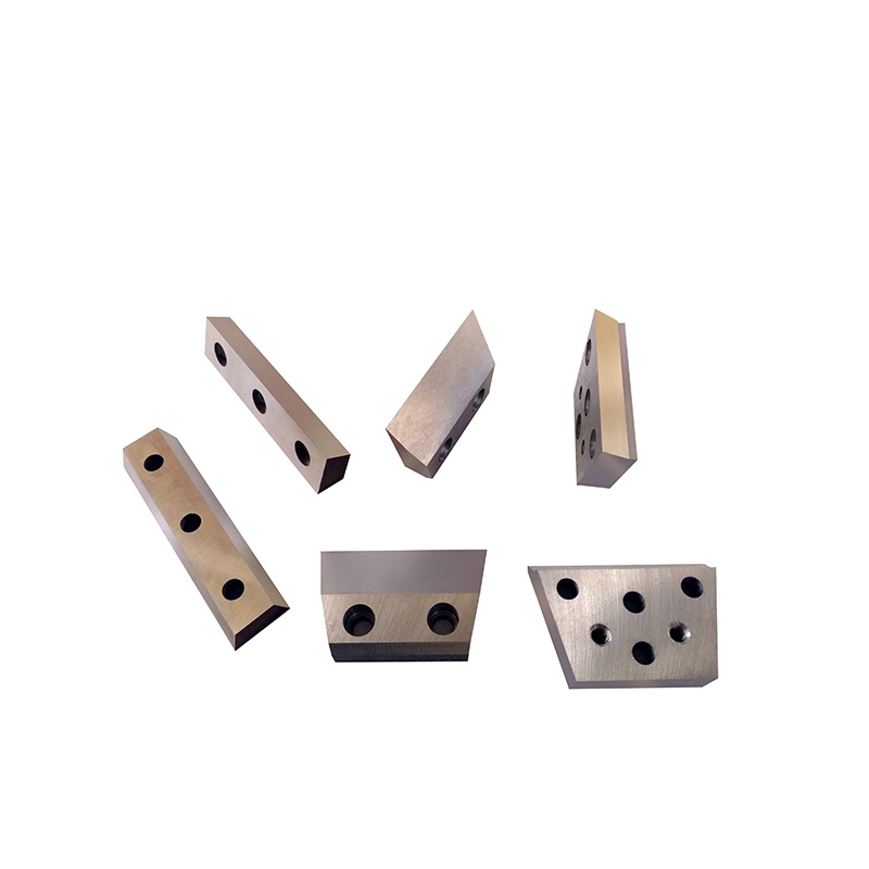 Crusher Blades For Tire In D2 Material.jpg