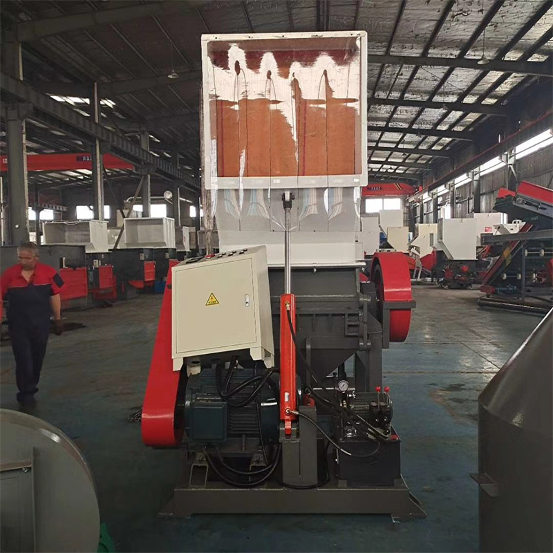 Machine For Crushing Wood
